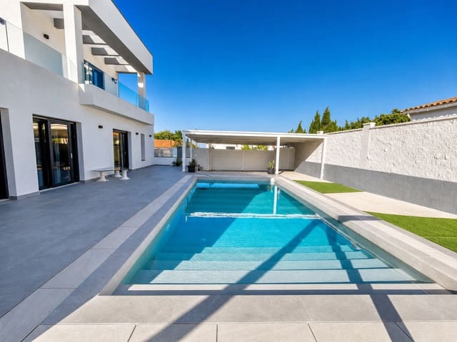 3 soveværelse Villa til salg i Buenas Noches, Estepona med swimmingpool garage - € 1.300.000 (Ref: 7823483)