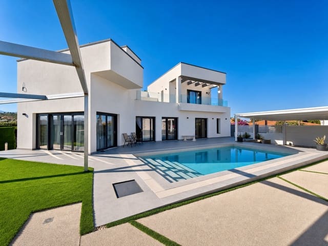 3 soveværelse Villa til salg i Buenas Noches, Estepona med swimmingpool garage - € 1.300.000 (Ref: 7823483)