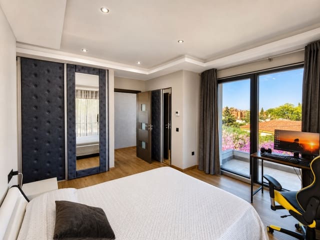 3 soveværelse Villa til salg i Buenas Noches, Estepona med swimmingpool garage - € 1.300.000 (Ref: 7823483)