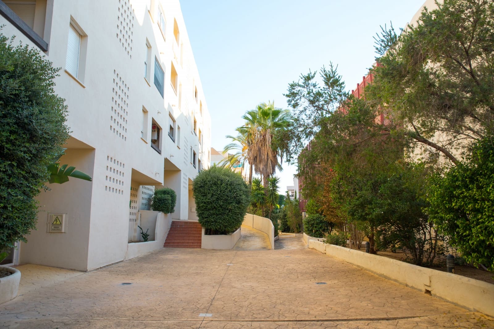 2 soverom Leilighet til salgs i La Duquesa / Puerto de la Duquesa med svømmebasseng garasje - € 250 000 (Ref: 7896200)