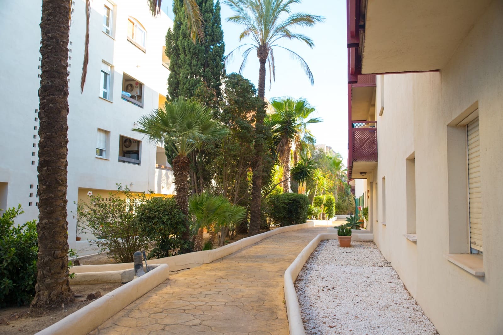 2 soverom Leilighet til salgs i La Duquesa / Puerto de la Duquesa med svømmebasseng garasje - € 250 000 (Ref: 7896200)