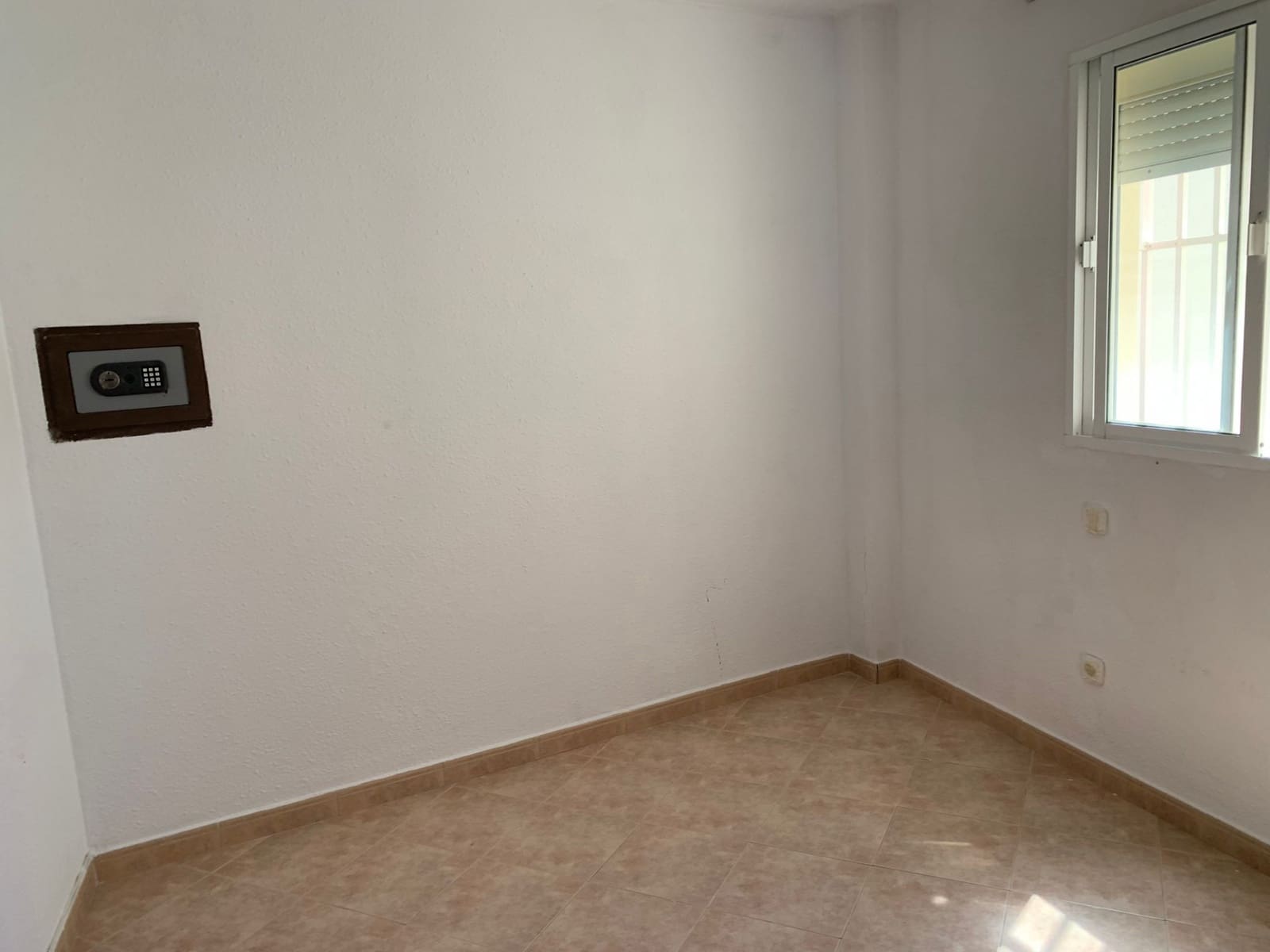 4 soveværelse Semi-Rækkehus til salg i Manilva - € 235.000 (Ref: 7950514)