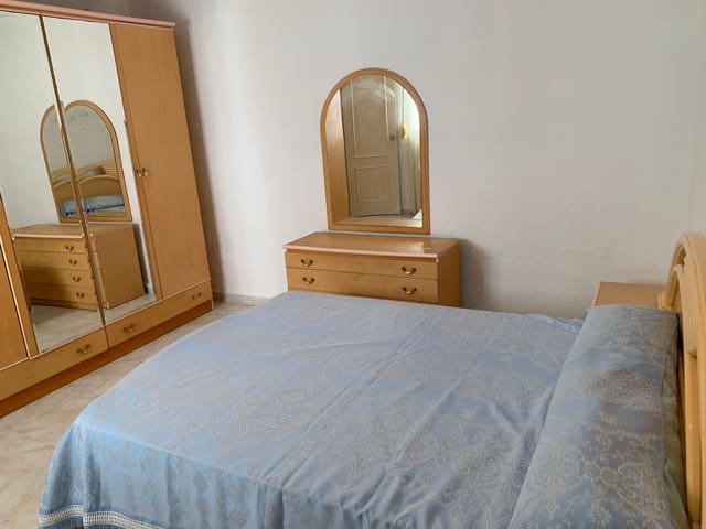 4 soveværelse Semi-Rækkehus til salg i Manilva Pueblo, Manilva - € 235.000 (Ref: 7950514)