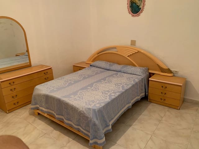 4 soveværelse Semi-Rækkehus til salg i Manilva Pueblo, Manilva - € 235.000 (Ref: 7950514)