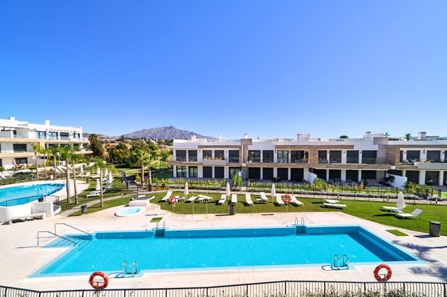 Apartamento de 3 habitaciones en Atalaya-Isdabe, Estepona en venta con piscina garaje - 767.000 € (Ref: 8160660)