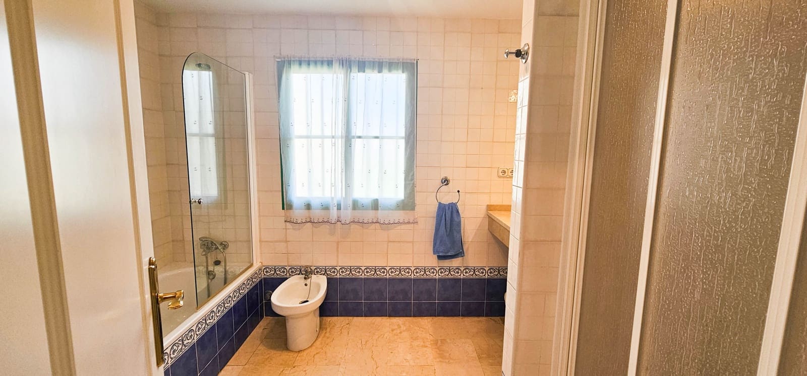 3 soveværelse Strandlejlighed til salg i Bahia de Casares med swimmingpool - € 470.000 (Ref: 8289252)