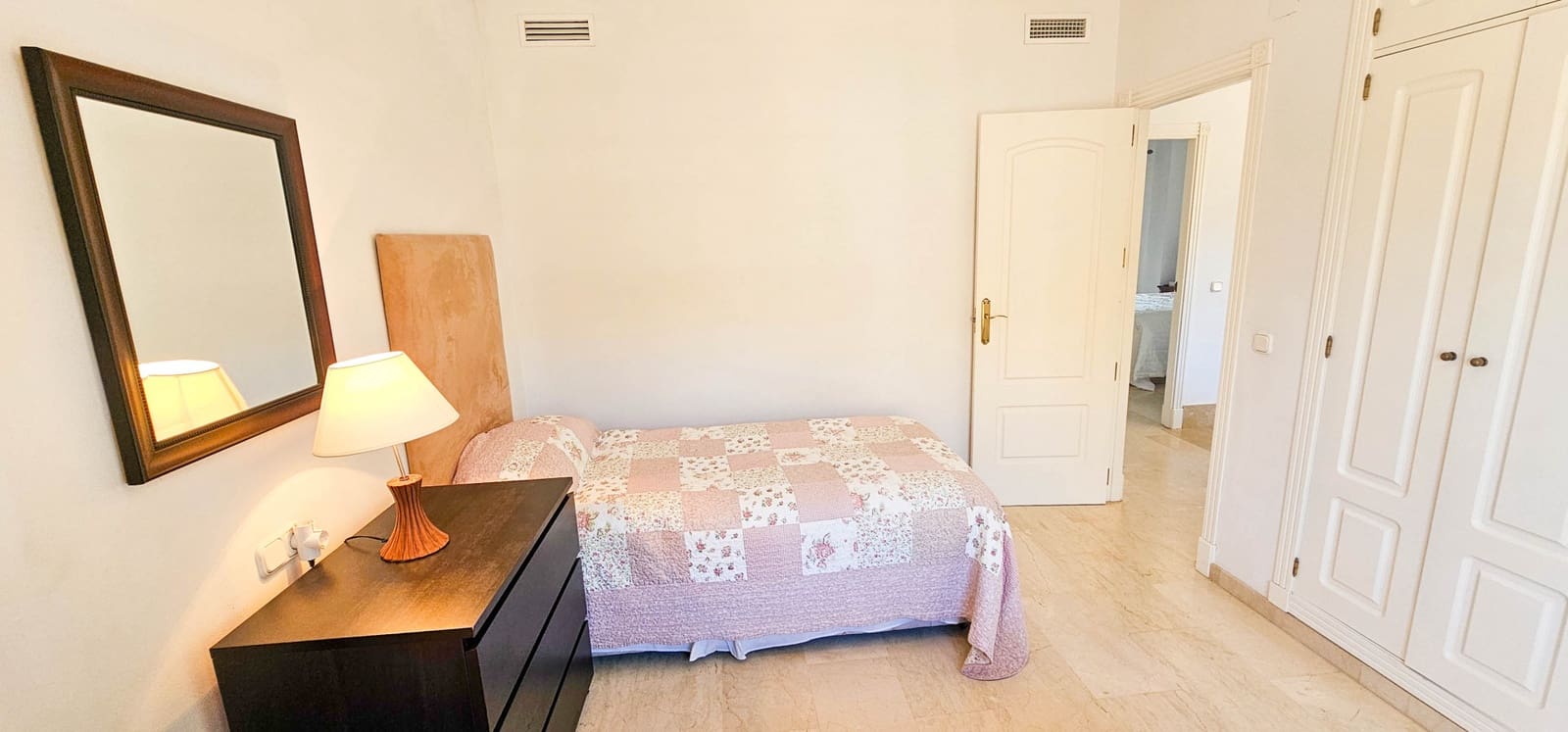 3 soveværelse Strandlejlighed til salg i Bahia de Casares med swimmingpool - € 470.000 (Ref: 8289252)