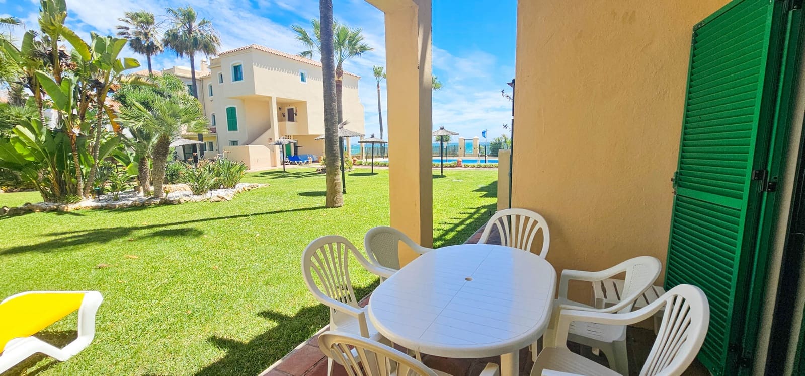 3 soveværelse Strandlejlighed til salg i Bahia de Casares med swimmingpool - € 470.000 (Ref: 8289252)