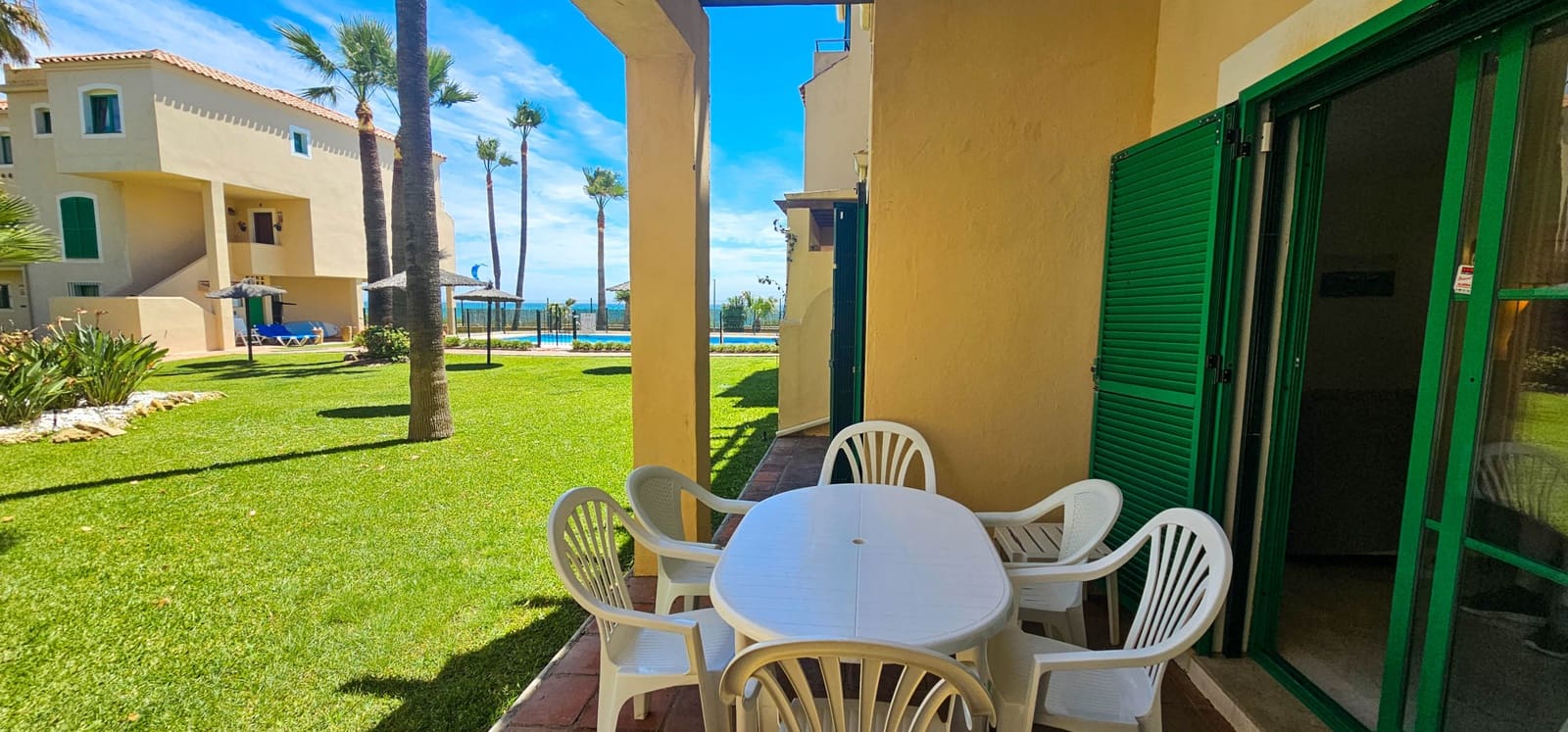 3 soveværelse Strandlejlighed til salg i Bahia de Casares med swimmingpool - € 470.000 (Ref: 8289252)