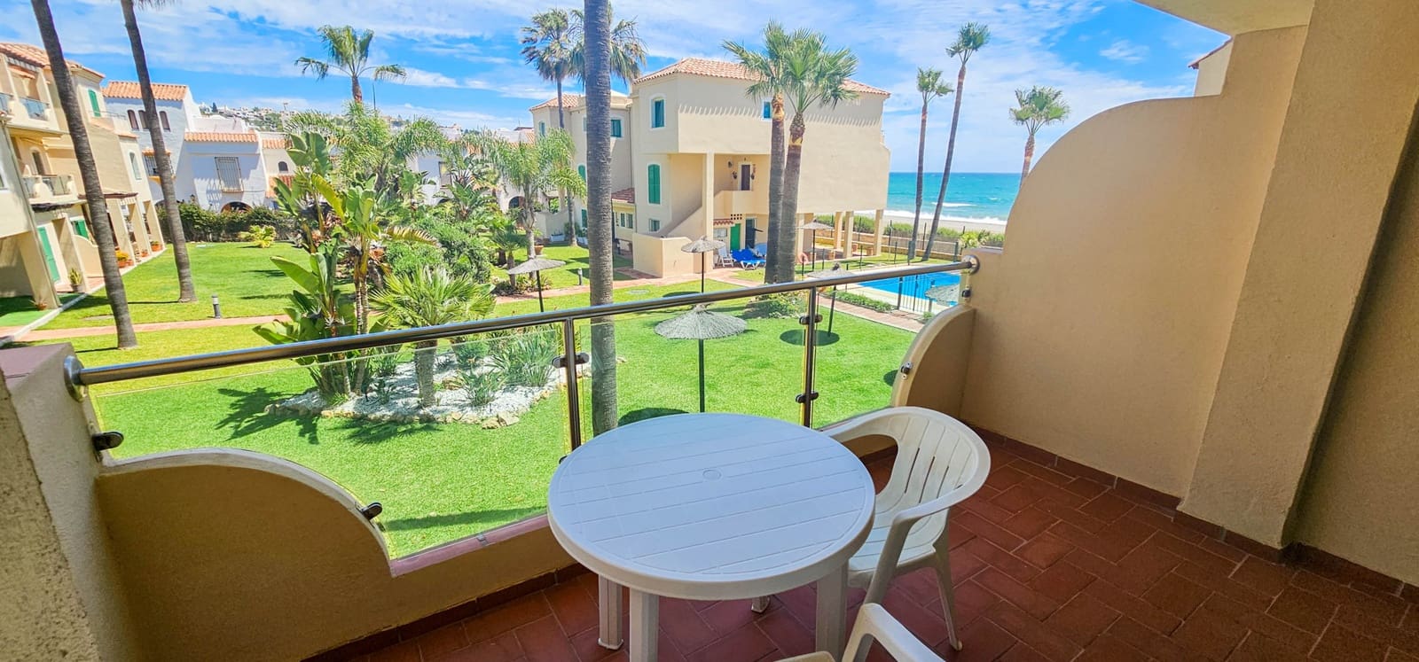 3 soveværelse Strandlejlighed til salg i Bahia de Casares med swimmingpool - € 470.000 (Ref: 8289252)