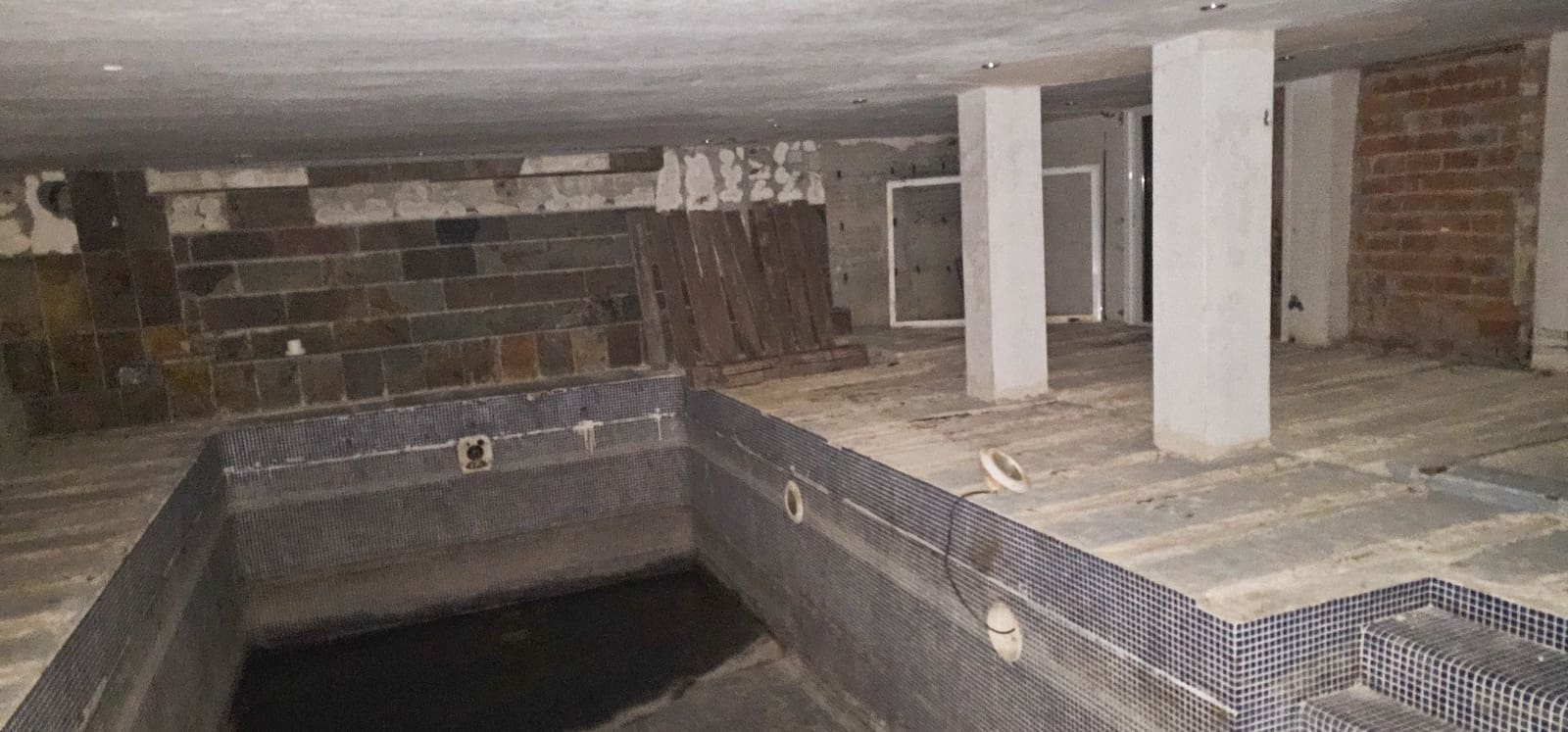 6 soveværelse Villa til salg i La Duquesa / Puerto de la Duquesa med swimmingpool garage - € 790.000 (Ref: 8353816)