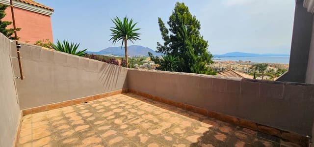 6 slaapkamer Villa te koop in La Duquesa / Puerto de la Duquesa, Manilva met zwembad garage - € 790.000 (Ref: 8353816)
