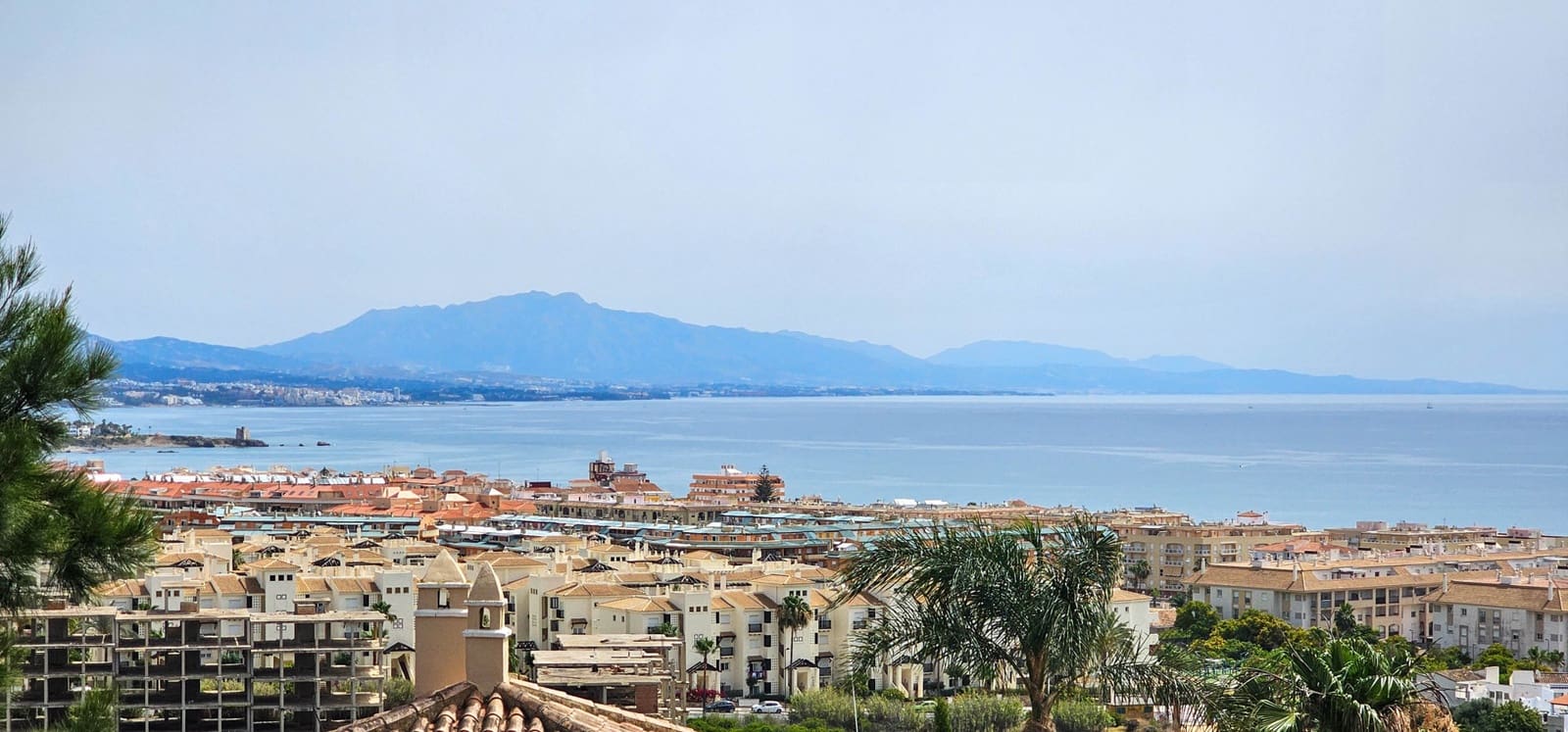 6 soveværelse Villa til salg i La Duquesa / Puerto de la Duquesa med swimmingpool garage - € 790.000 (Ref: 8353816)