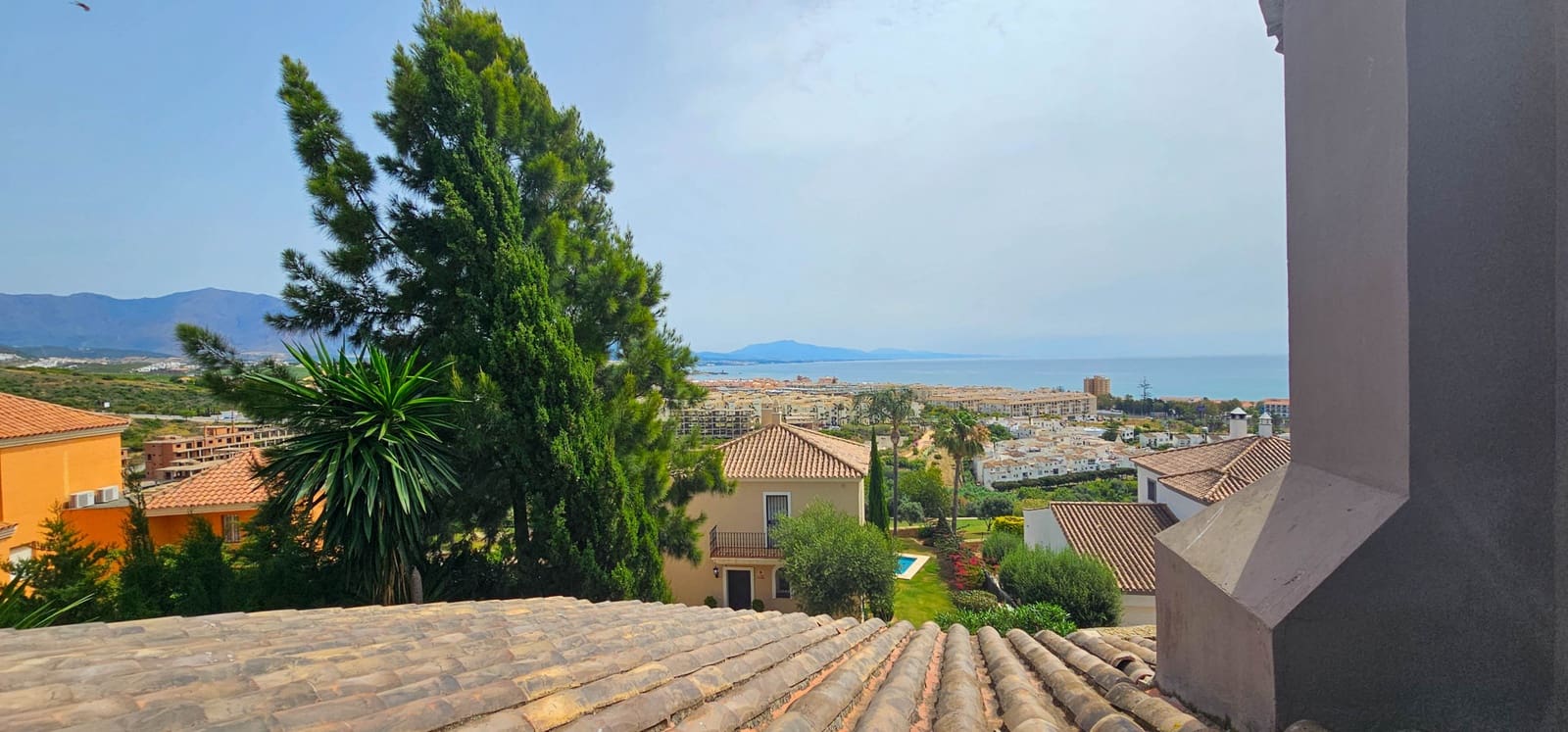 6 soveværelse Villa til salg i La Duquesa / Puerto de la Duquesa med swimmingpool garage - € 790.000 (Ref: 8353816)