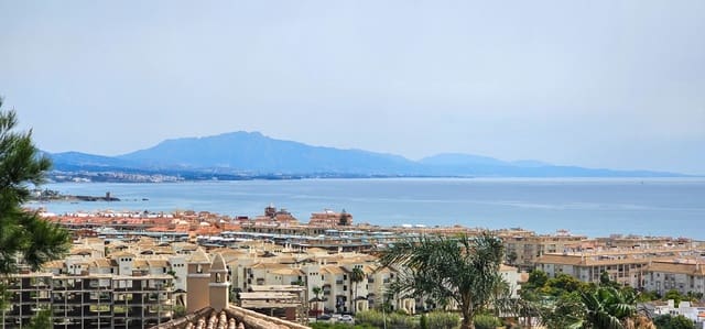 6 slaapkamer Villa te koop in La Duquesa / Puerto de la Duquesa, Manilva met zwembad garage - € 790.000 (Ref: 8353816)