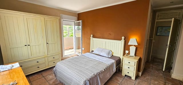 6 slaapkamer Villa te koop in La Duquesa / Puerto de la Duquesa, Manilva met zwembad garage - € 790.000 (Ref: 8353816)