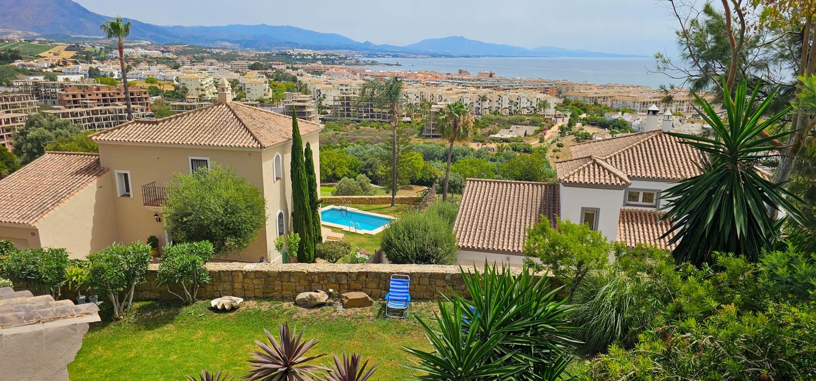 6 soveværelse Villa til salg i La Duquesa / Puerto de la Duquesa med swimmingpool garage - € 790.000 (Ref: 8353816)