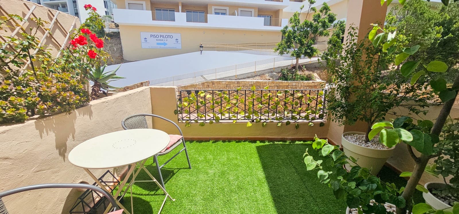 2 soveværelse Lejlighed til salg i La Duquesa / Puerto de la Duquesa med swimmingpool garage - € 270.000 (Ref: 8394831)