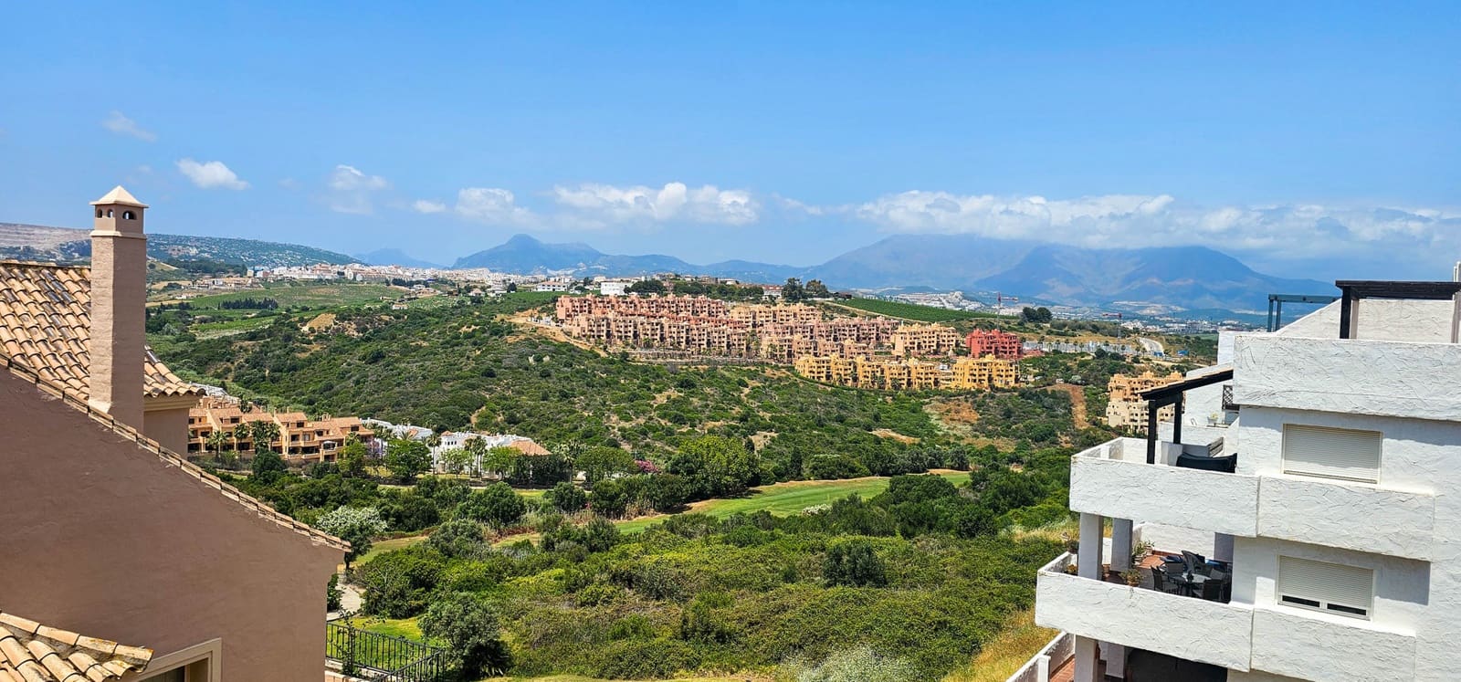 2 soveværelse Lejlighed til salg i La Duquesa / Puerto de la Duquesa med swimmingpool garage - € 270.000 (Ref: 8394831)