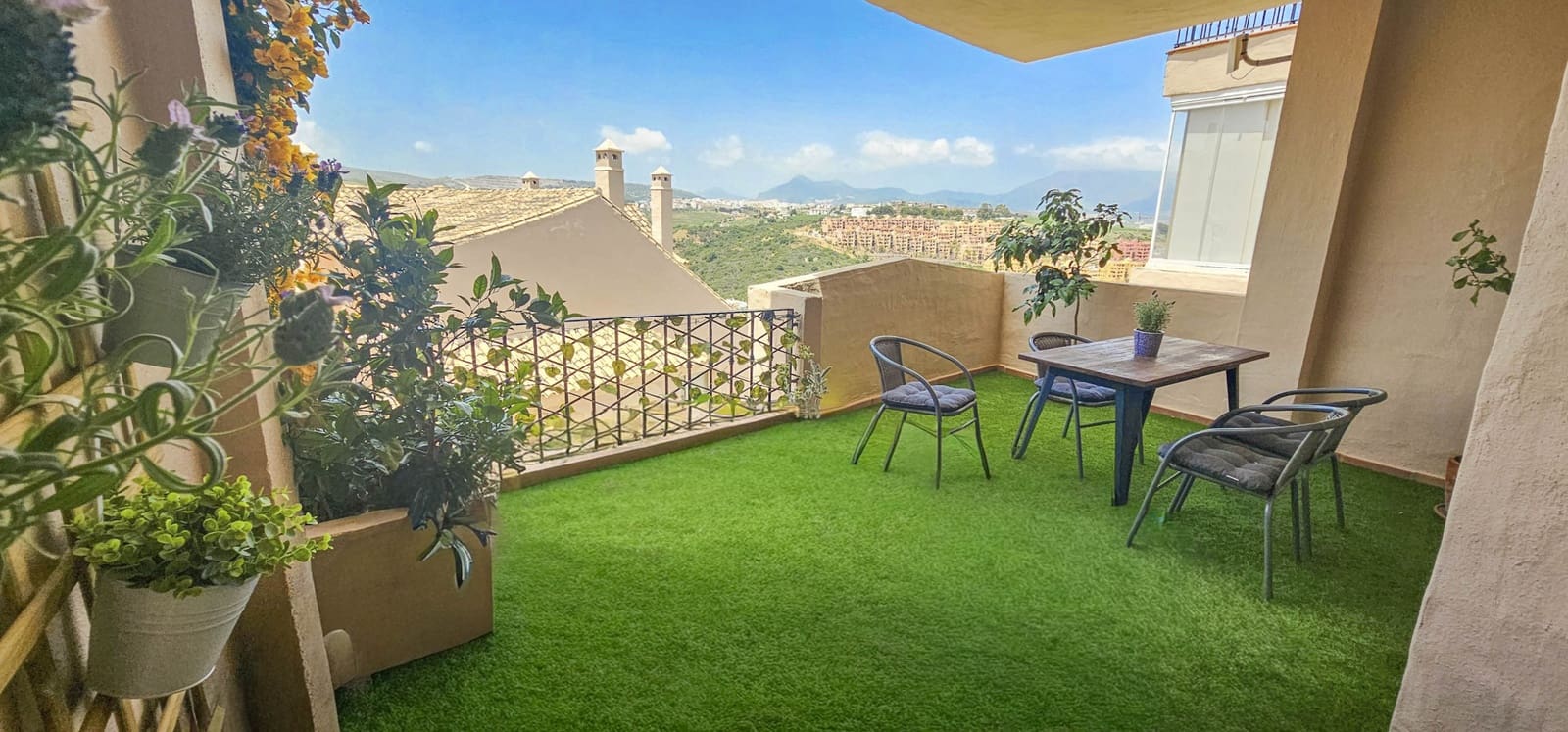 2 soveværelse Lejlighed til salg i La Duquesa / Puerto de la Duquesa med swimmingpool garage - € 270.000 (Ref: 8394831)