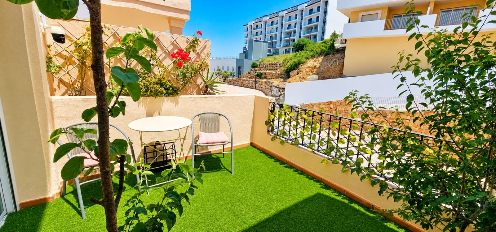 2 soveværelse Lejlighed til salg i La Duquesa / Puerto de la Duquesa med swimmingpool garage - € 259.000 (Ref: 8394831)