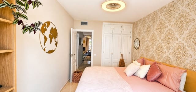 2 chambre Appartement à vendre à La Duquesa / Puerto de la Duquesa, Manilva avec piscine garage - 270 000 € (Ref: 8394831)