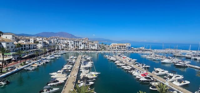 2 chambre Appartement à vendre à La Duquesa / Puerto de la Duquesa, Manilva avec piscine garage - 390 000 € (Ref: 8472398)