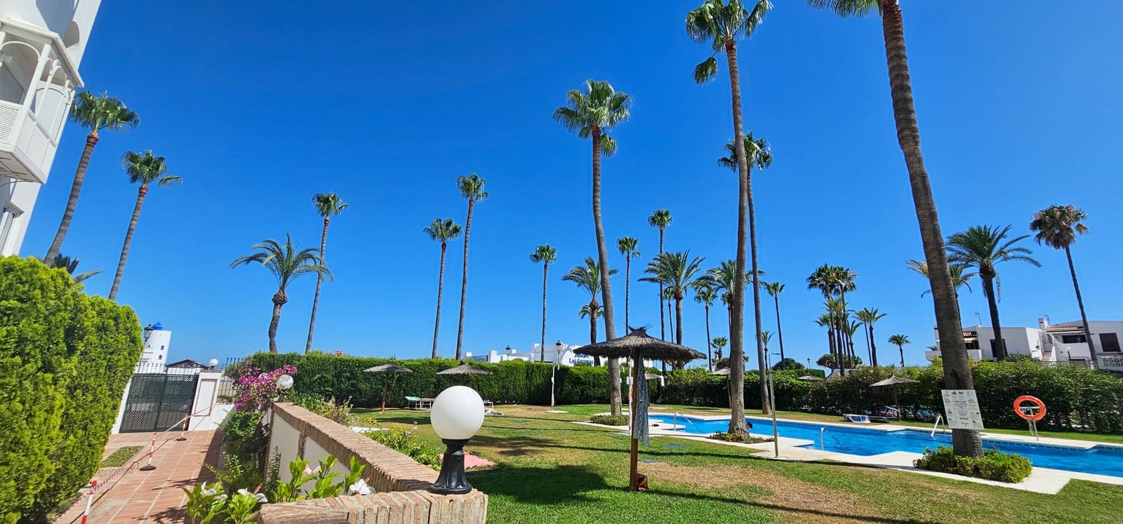 2 chambre Appartement à vendre à La Duquesa / Puerto de la Duquesa avec piscine garage - 390 000 € (Ref: 8472398)