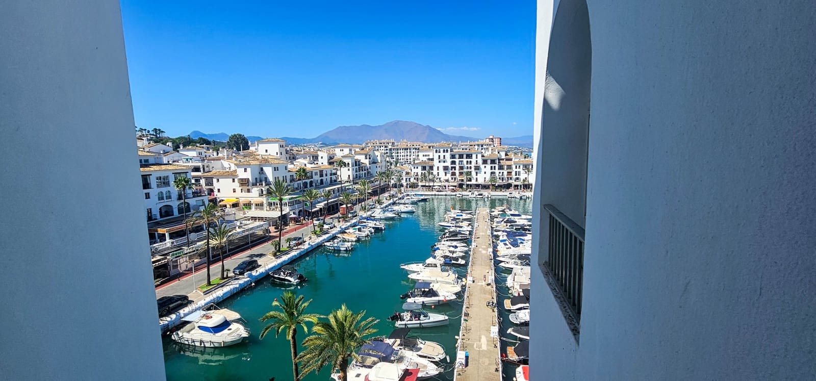 2 chambre Appartement à vendre à La Duquesa / Puerto de la Duquesa avec piscine garage - 390 000 € (Ref: 8472398)