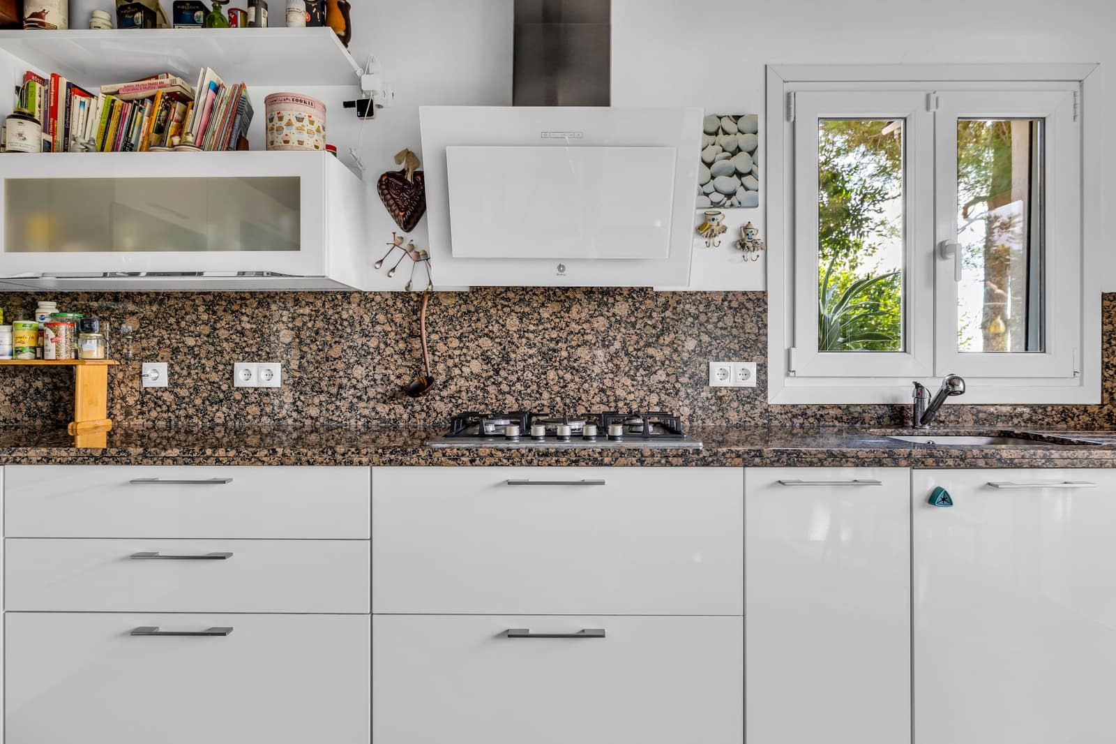 5 soveværelse Villa til salg i New Golden Mile med swimmingpool garage - € 1.175.000 (Ref: 8508817)