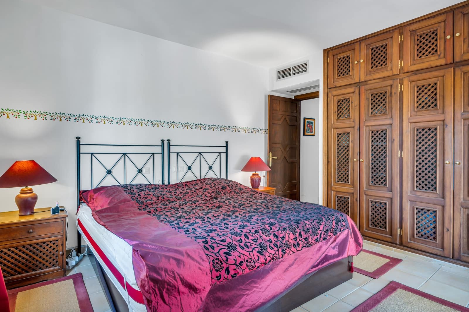 5 soveværelse Villa til salg i New Golden Mile med swimmingpool garage - € 1.175.000 (Ref: 8508817)