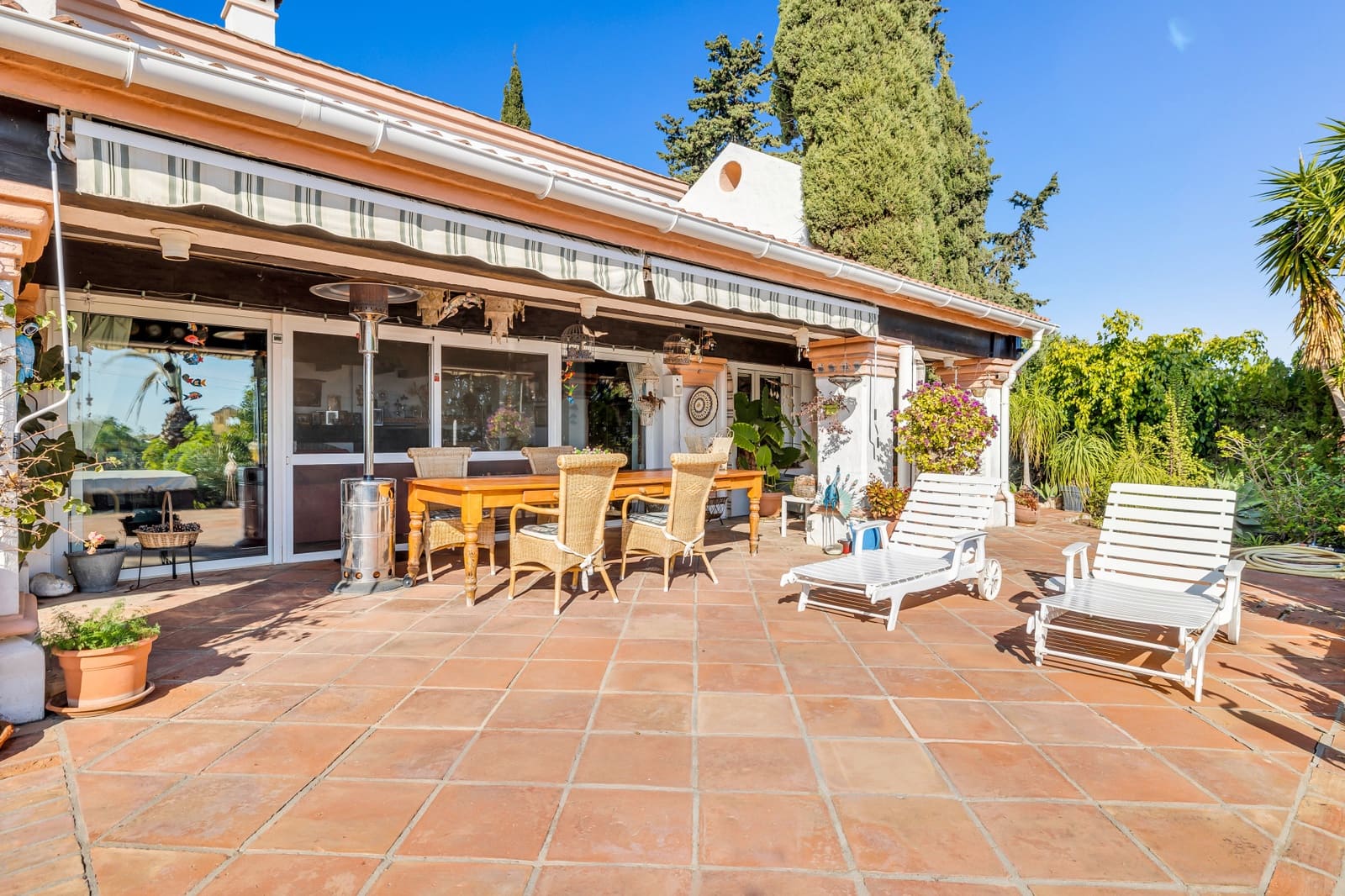 5 soveværelse Villa til salg i New Golden Mile med swimmingpool garage - € 1.175.000 (Ref: 8508817)