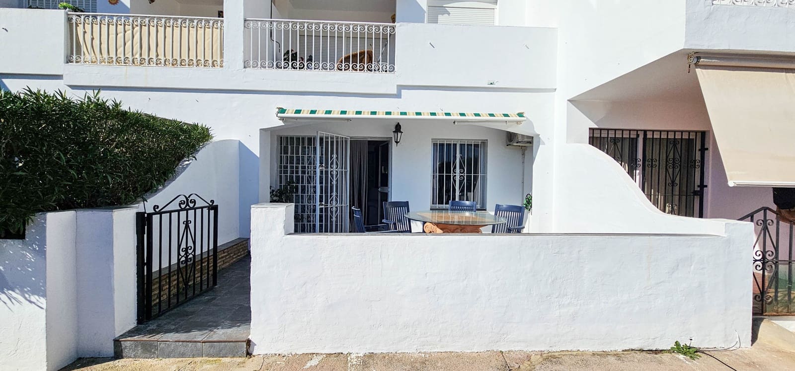 2 soveværelse Lejlighed til salg i La Duquesa / Puerto de la Duquesa med swimmingpool garage - € 295.000 (Ref: 8640882)