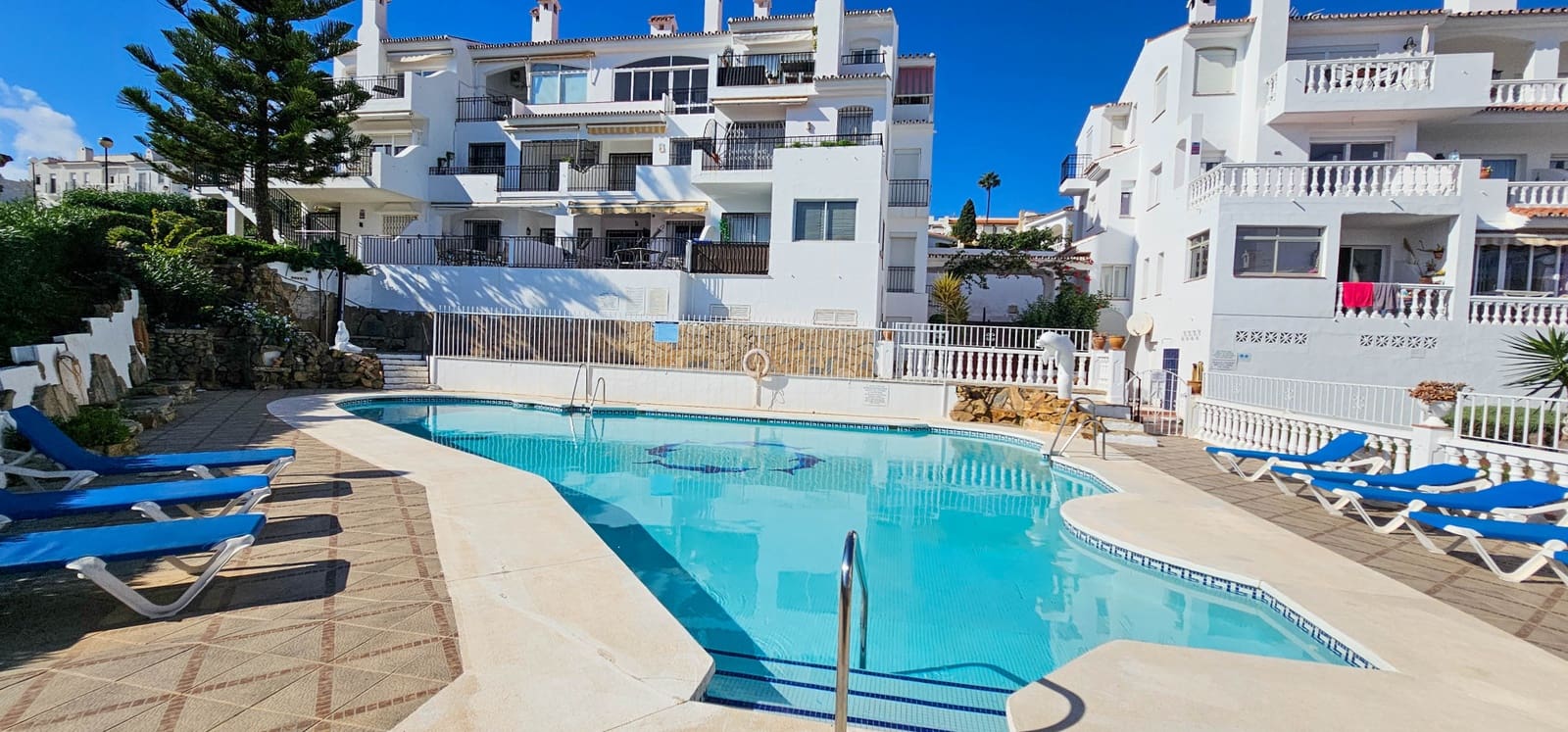 2 soveværelse Lejlighed til salg i La Duquesa / Puerto de la Duquesa med swimmingpool garage - € 295.000 (Ref: 8640882)