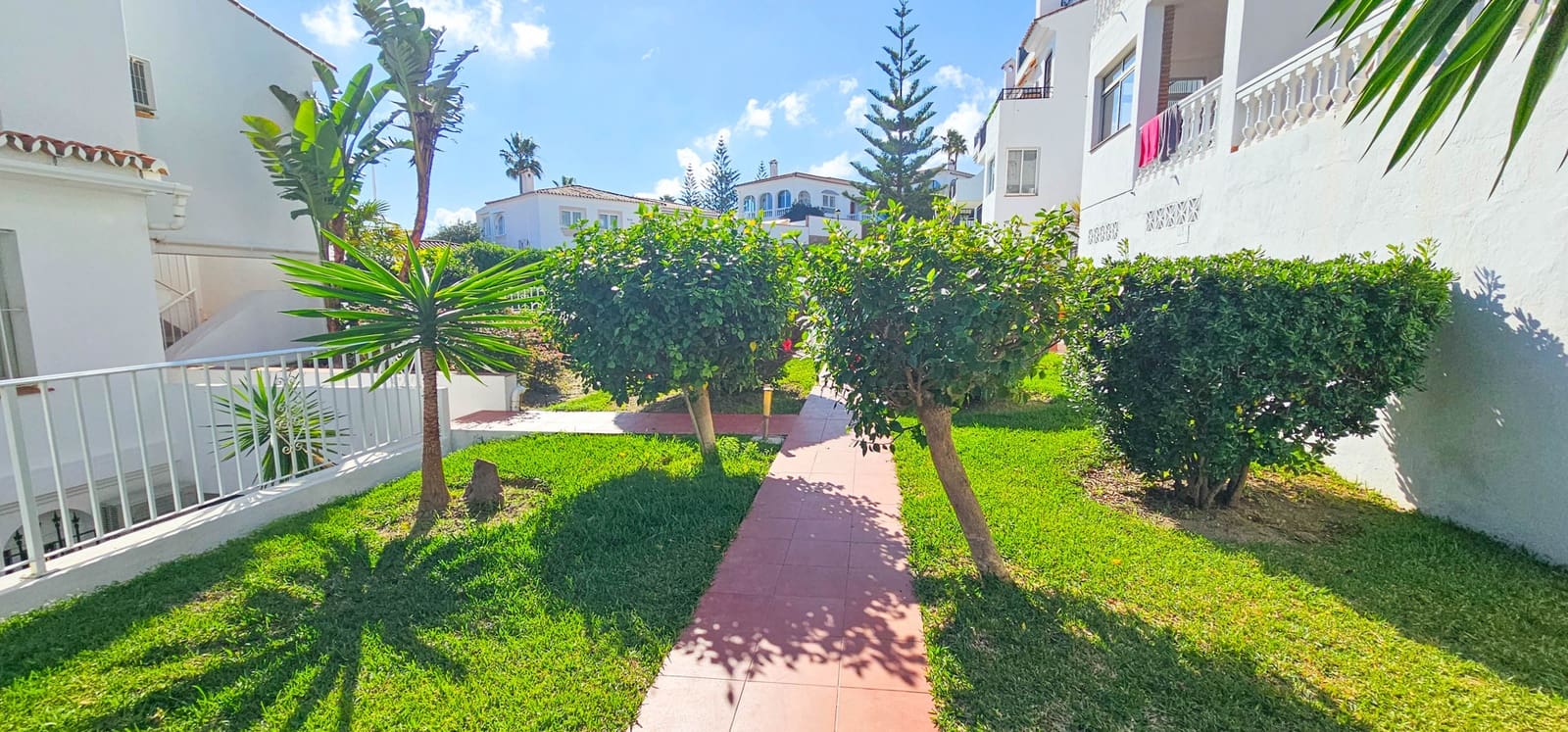 2 soveværelse Lejlighed til salg i La Duquesa / Puerto de la Duquesa med swimmingpool garage - € 295.000 (Ref: 8640882)