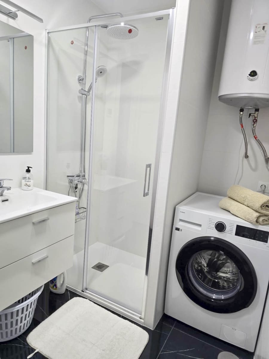 2 soveværelse Lejlighed til salg i La Duquesa / Puerto de la Duquesa med swimmingpool garage - € 295.000 (Ref: 8640882)