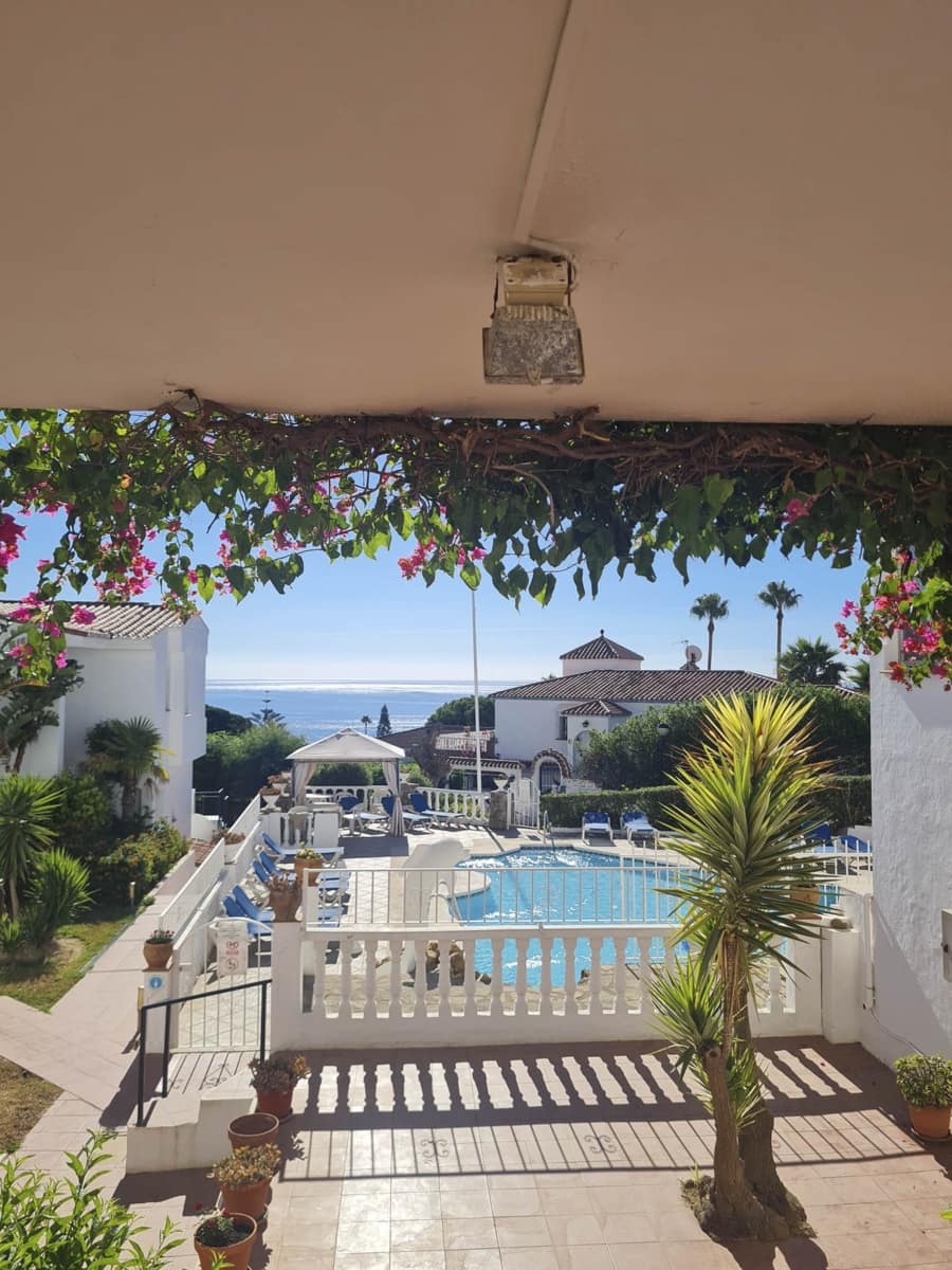 2 soveværelse Lejlighed til salg i La Duquesa / Puerto de la Duquesa med swimmingpool garage - € 295.000 (Ref: 8640882)