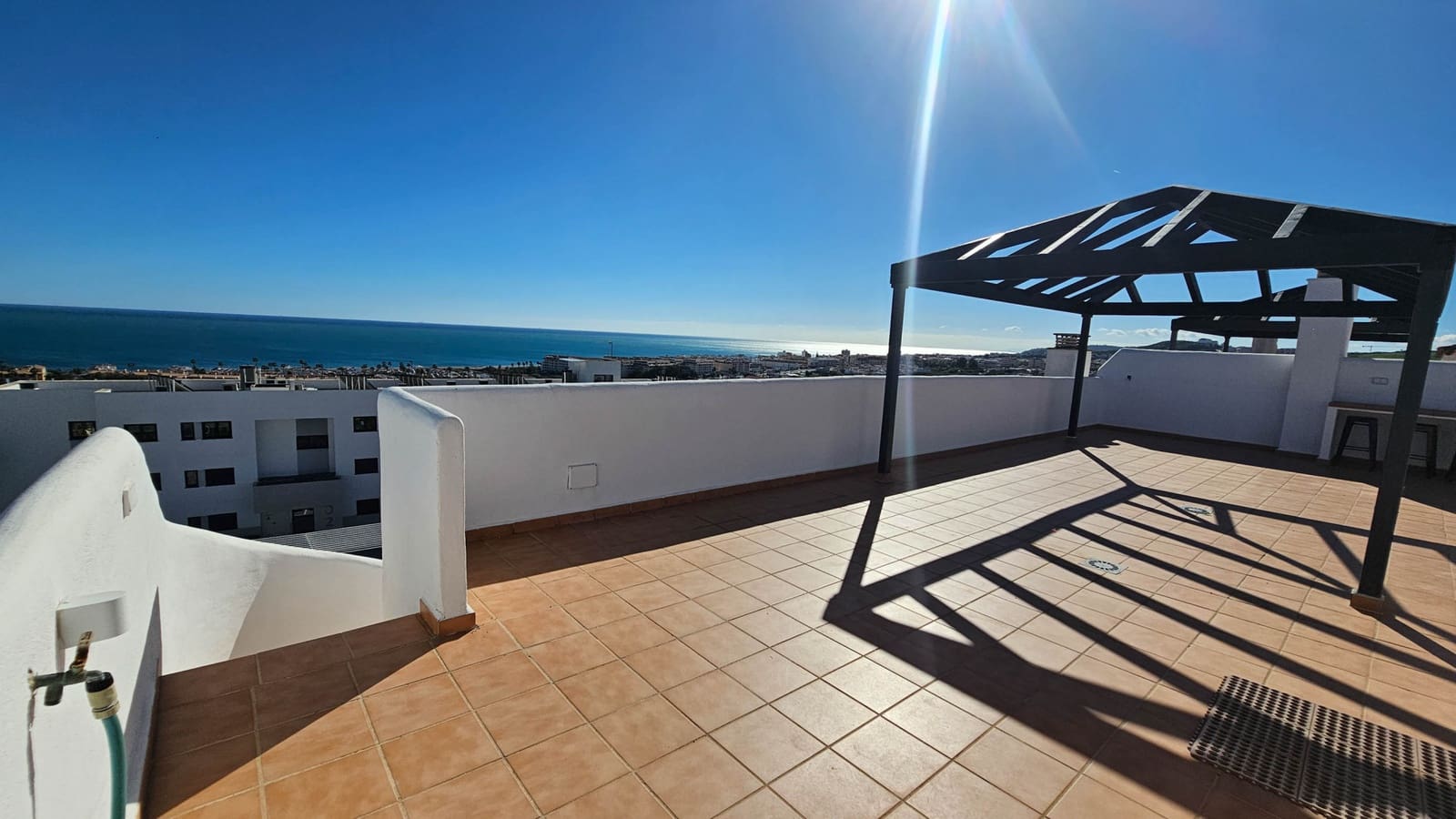 3 bedroom Penthouse for sale in Casares with pool garage - € 550,000 (Ref: 8671775)