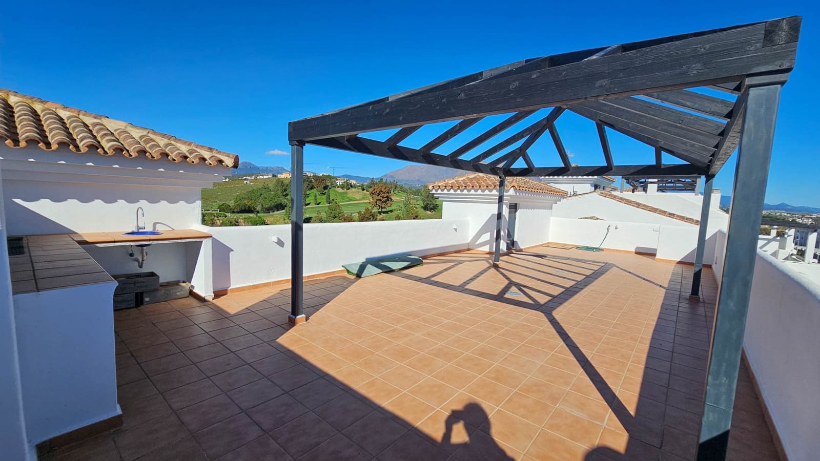 3 bedroom Penthouse for sale in Casares with pool garage - € 550,000 (Ref: 8671775)