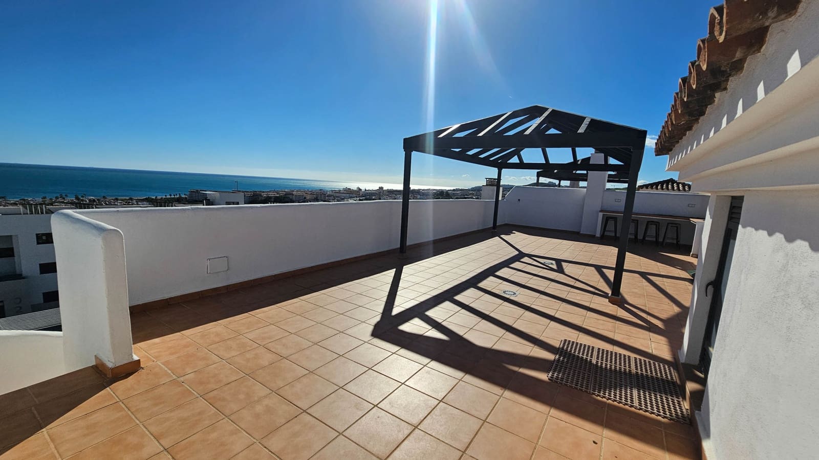 3 slaapkamer Penthouse te koop in Casares met zwembad garage - € 550.000 (Ref: 8671775)