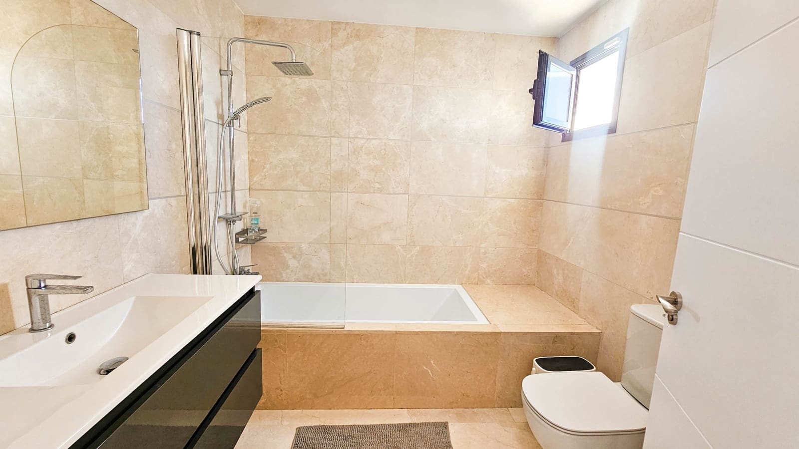 3 slaapkamer Penthouse te koop in Casares met zwembad garage - € 550.000 (Ref: 8671775)