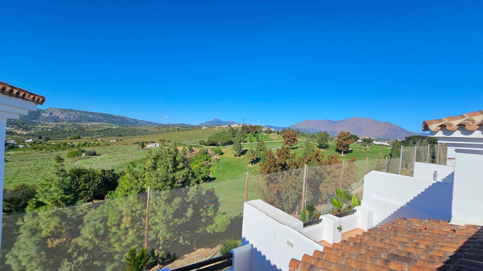3 slaapkamer Penthouse te koop in Casares met zwembad garage - € 550.000 (Ref: 8671775)