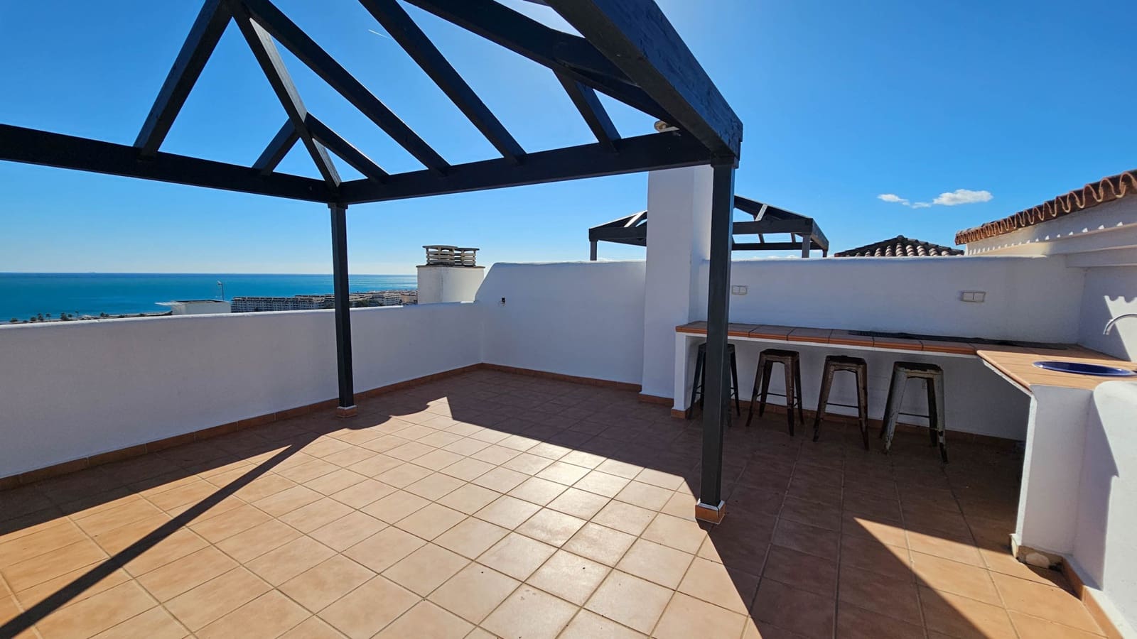 3 slaapkamer Penthouse te koop in Casares met zwembad garage - € 550.000 (Ref: 8671775)