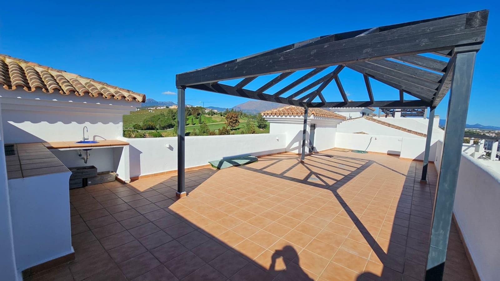 3 slaapkamer Penthouse te koop in Casares met zwembad garage - € 550.000 (Ref: 8671775)