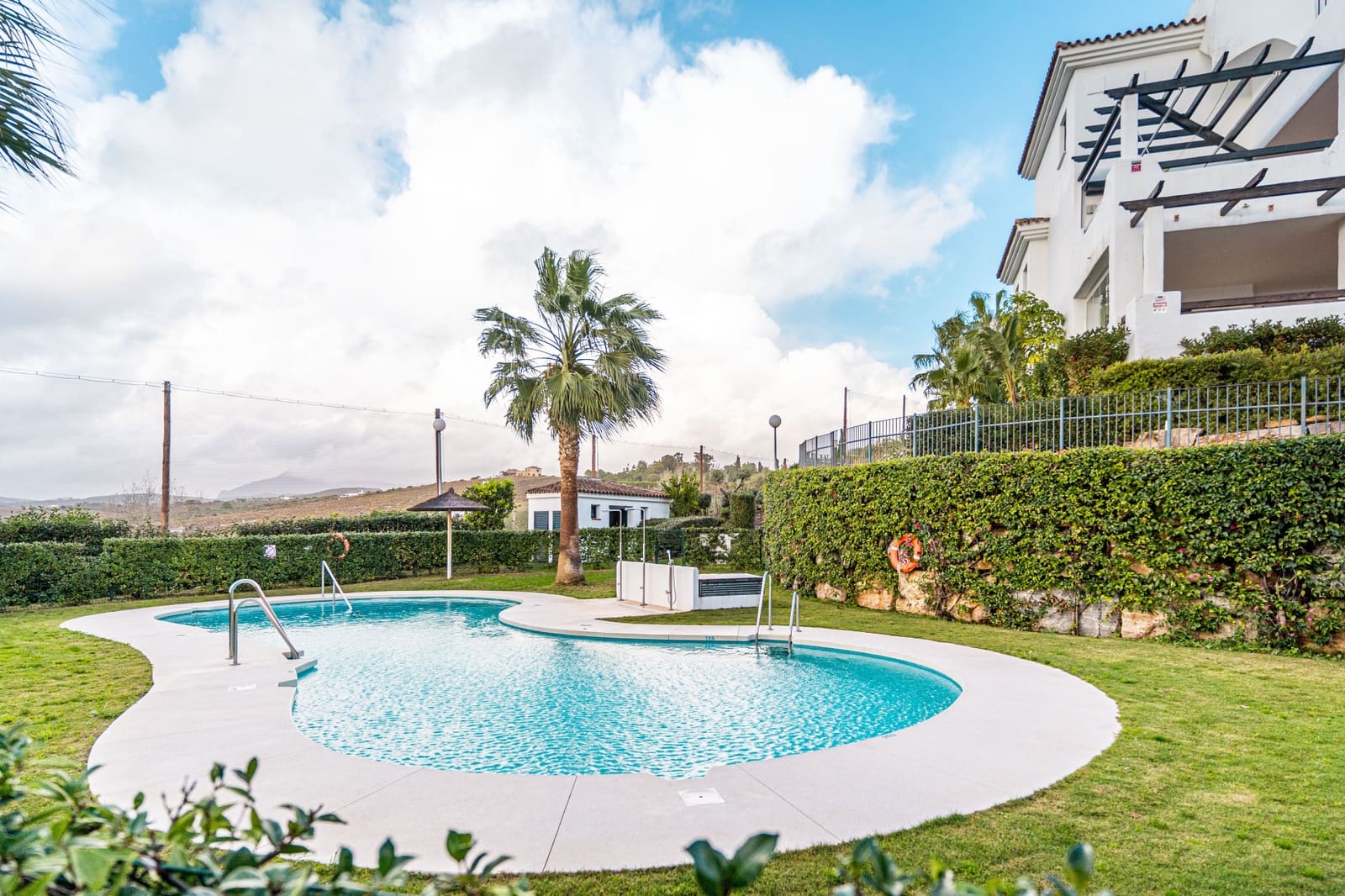 3 slaapkamer Penthouse te koop in Casares met zwembad garage - € 550.000 (Ref: 8671775)