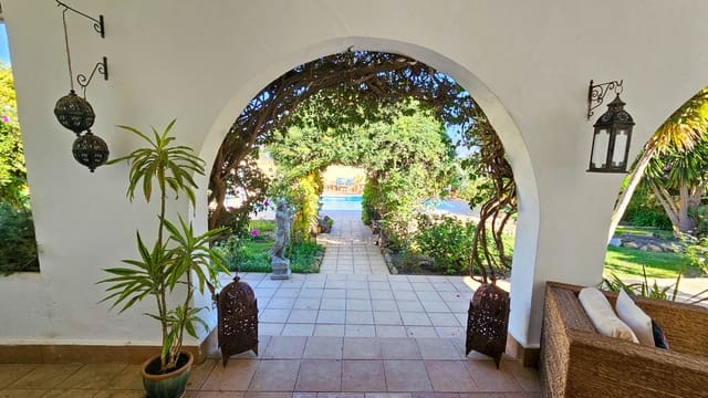 3 soverom Villa til salgs i Estepona med svømmebasseng - € 675 000 (Ref: 8694170)