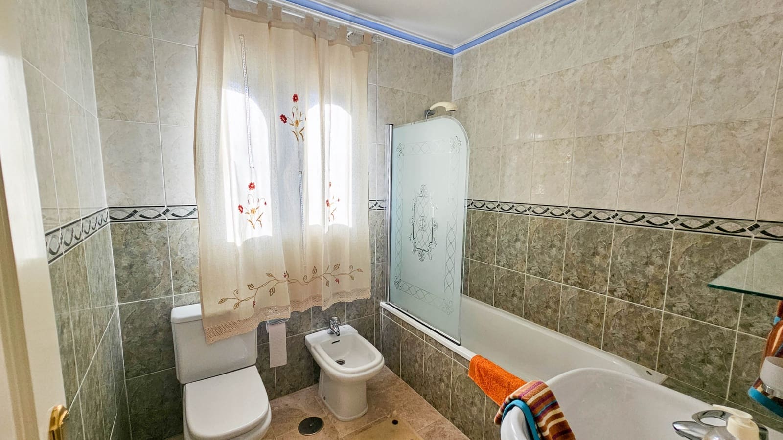 4 sovrum Semi-fristående Villa till salu i Casares med pool - 675 000 € (Ref: 8793463)