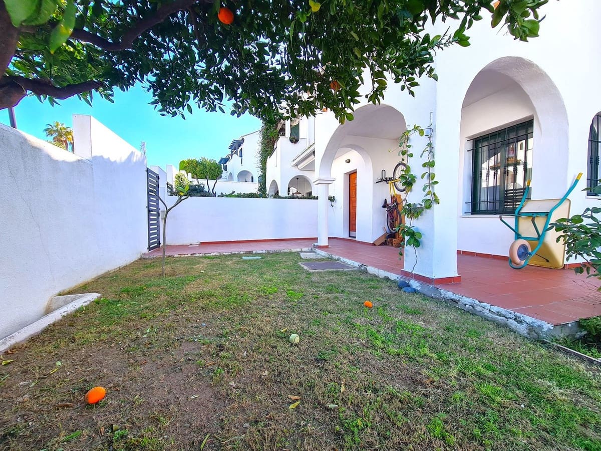 3 sypialnia Dom blizniak na sprzedaż w Manilva z basenem garażem - 549 000 € (Ref: 8849314)