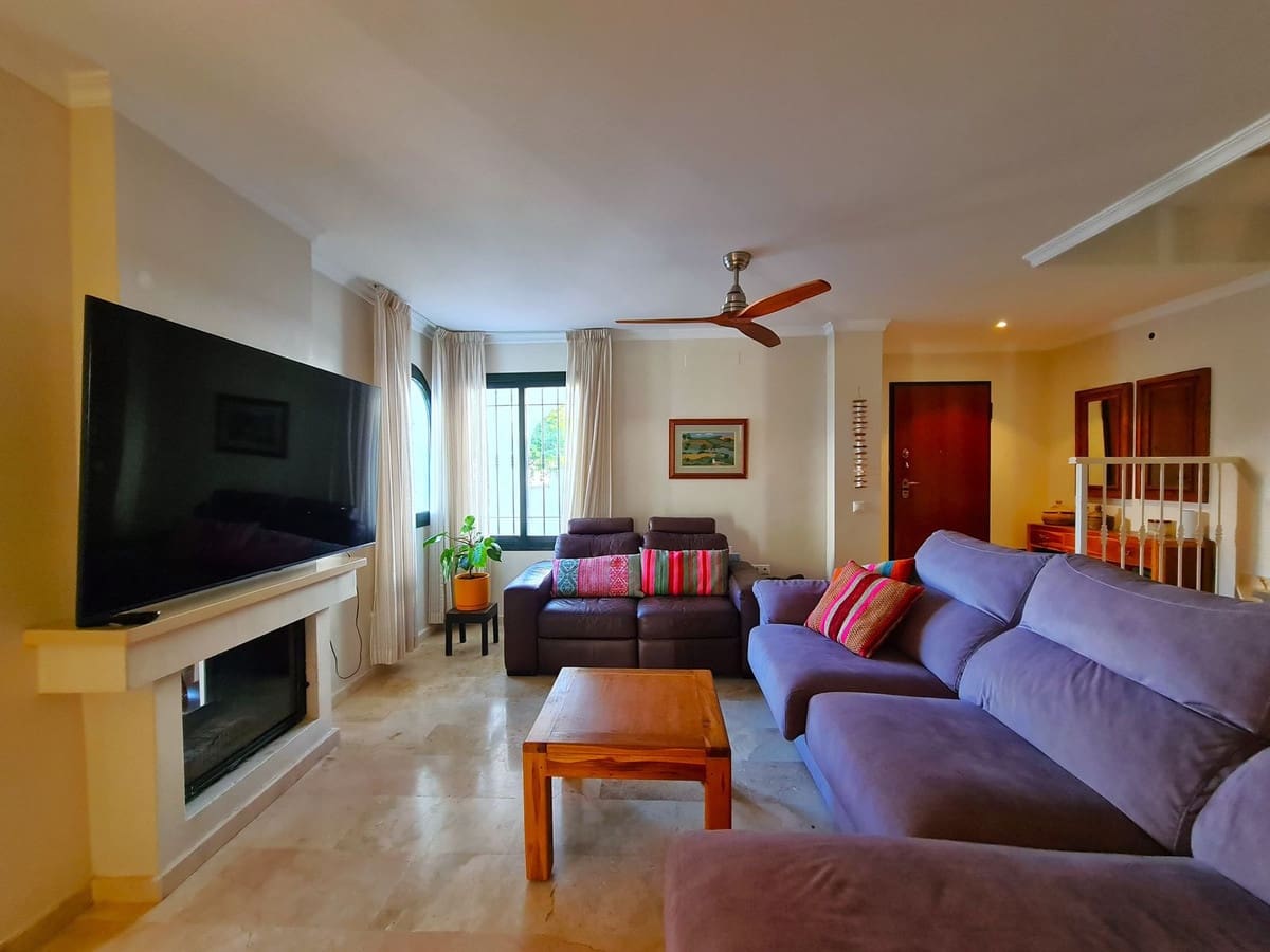 3 sypialnia Dom blizniak na sprzedaż w Manilva z basenem garażem - 549 000 € (Ref: 8849314)