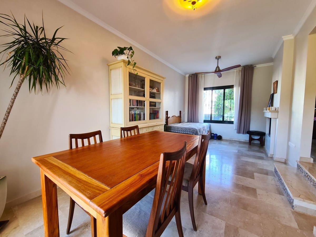 3 sypialnia Dom blizniak na sprzedaż w Manilva z basenem garażem - 549 000 € (Ref: 8849314)